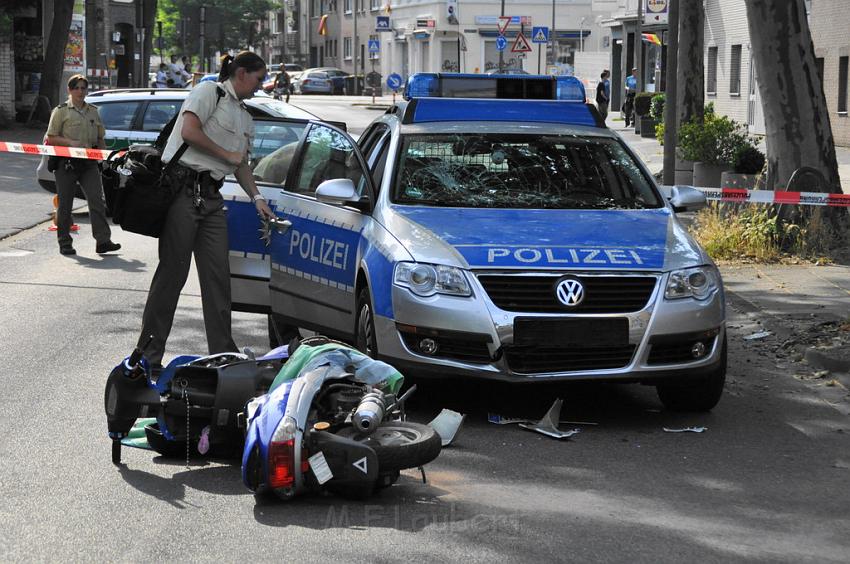 VU nach Verfolgungsfahrt Koeln Ossendorf Frohnhofstr P26.JPG